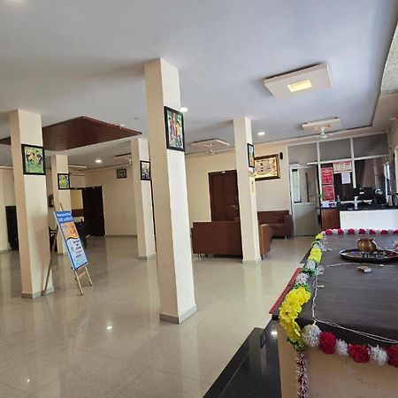 Hotel Maheshwari Green'S Ujjain Exterior foto
