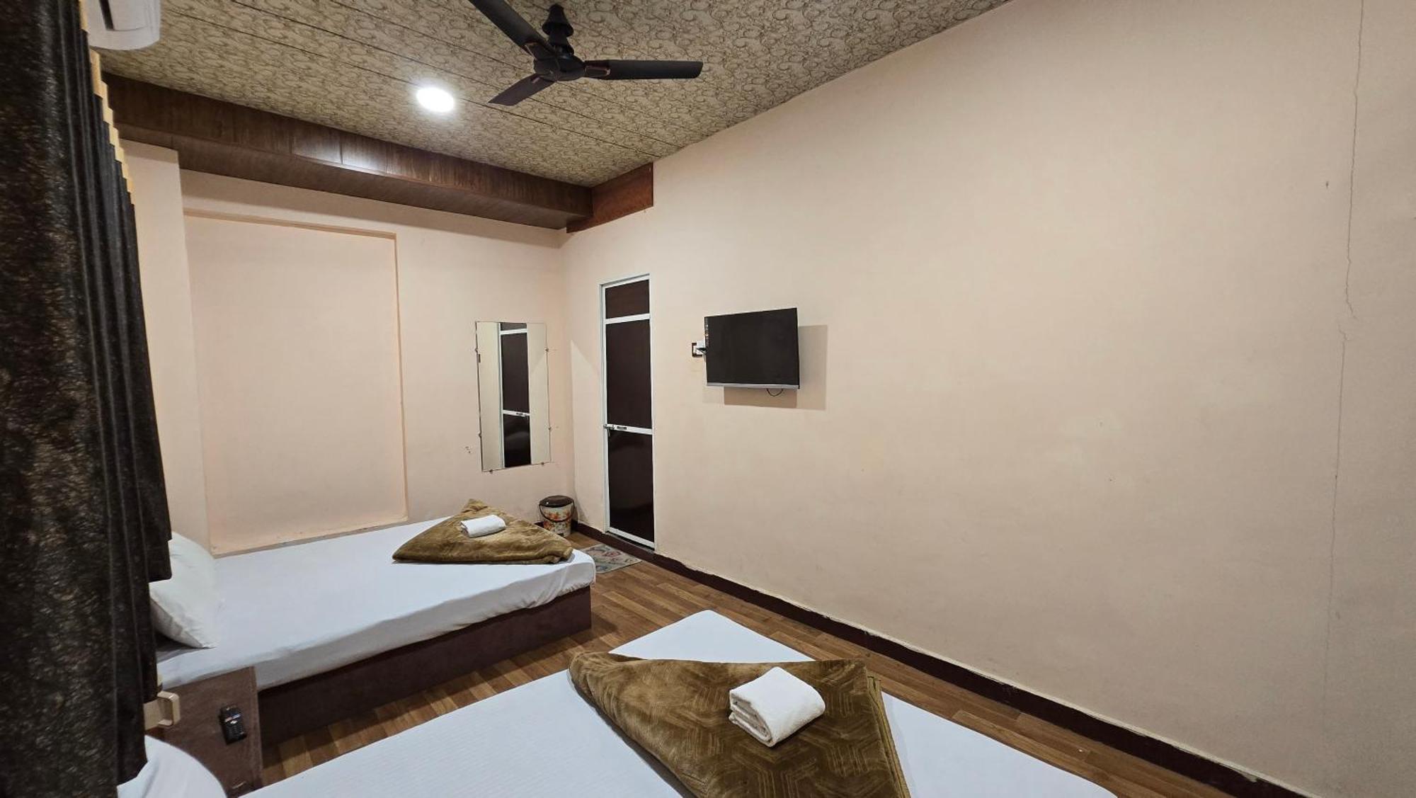 Hotel Maheshwari Green'S Ujjain Exterior foto