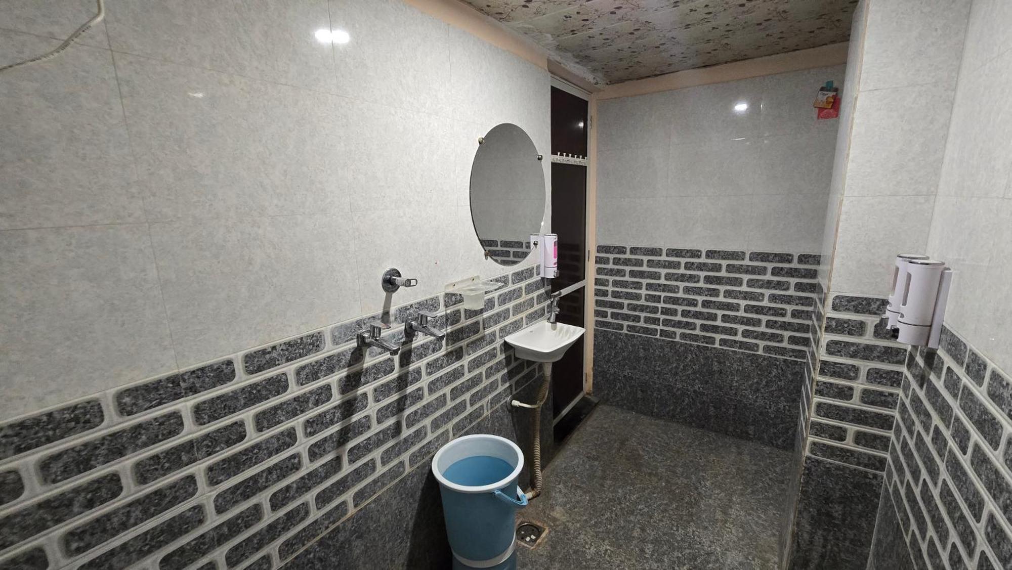 Hotel Maheshwari Green'S Ujjain Exterior foto